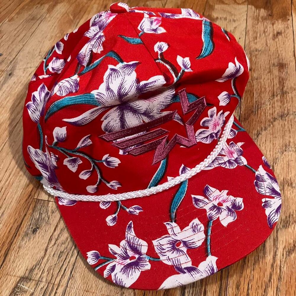 Vintage 80s Trucker Hat Hawaiian‎ Print w Embroidered Star Logo
